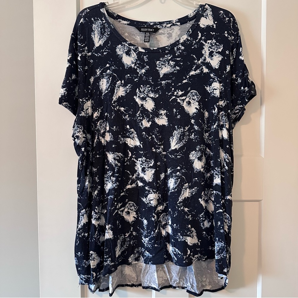 Ellen Tracy Navy and White Short Sleeve Tee